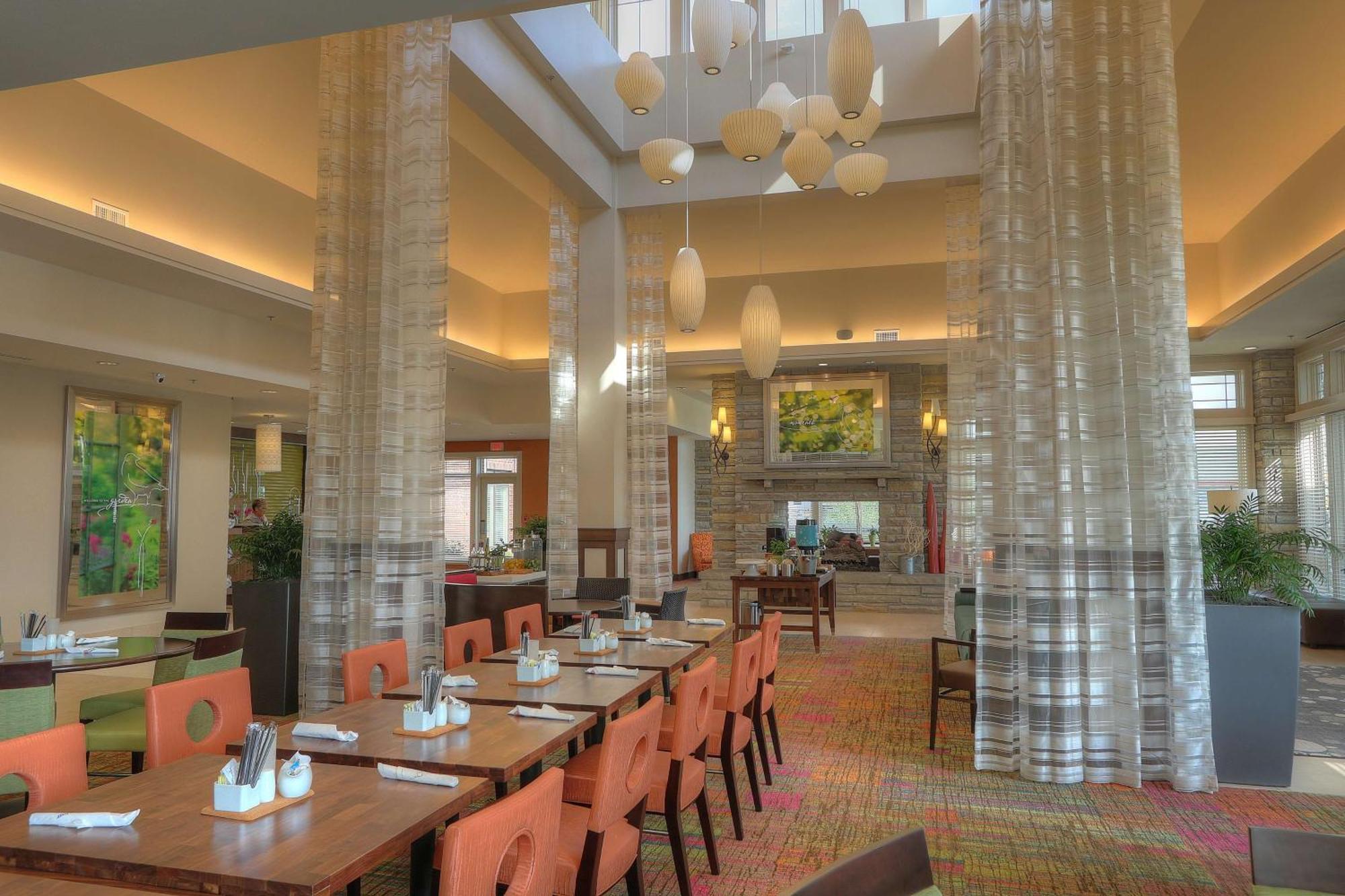 Hilton Garden Inn Пиджен-Фордж Экстерьер фото